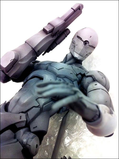 Ninja Gray Fox en Figurine