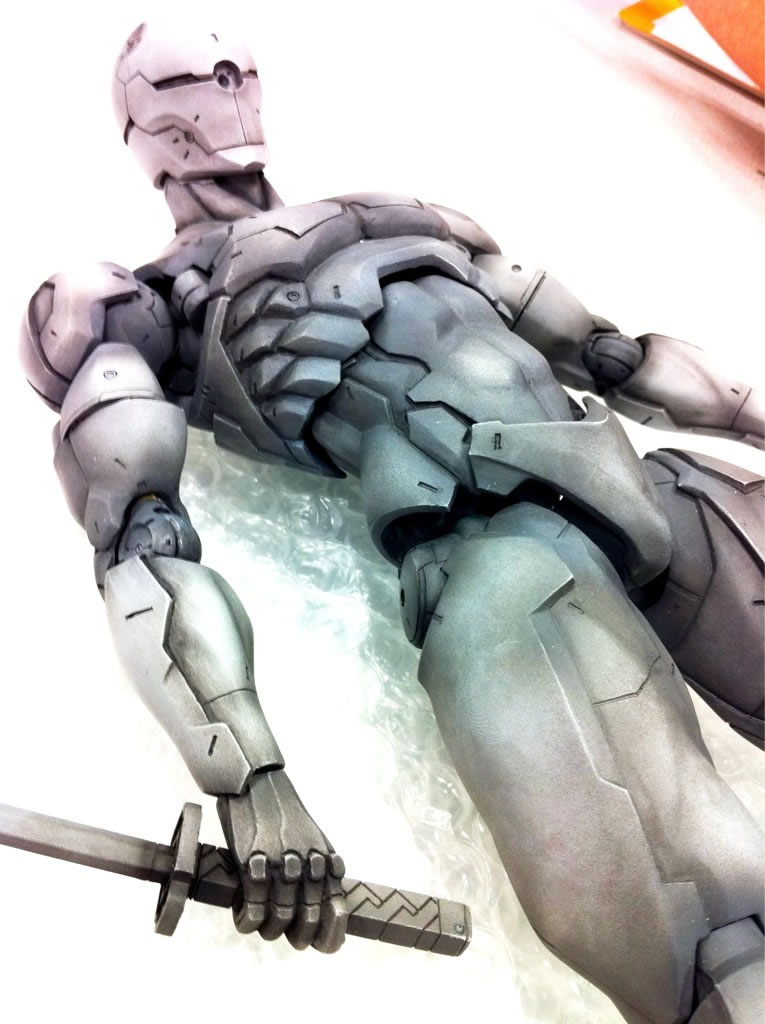 Gray Fox renat en figurine