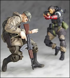 MGSV : KojiPro dvoile deux ombres d'un mystrieux bipde en figurine