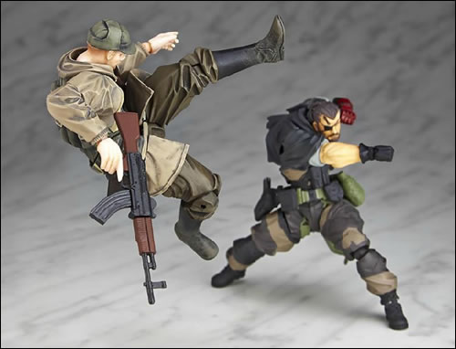 MGSV : KojiPro dvoile deux ombres d'un mystrieux bipde en figurine