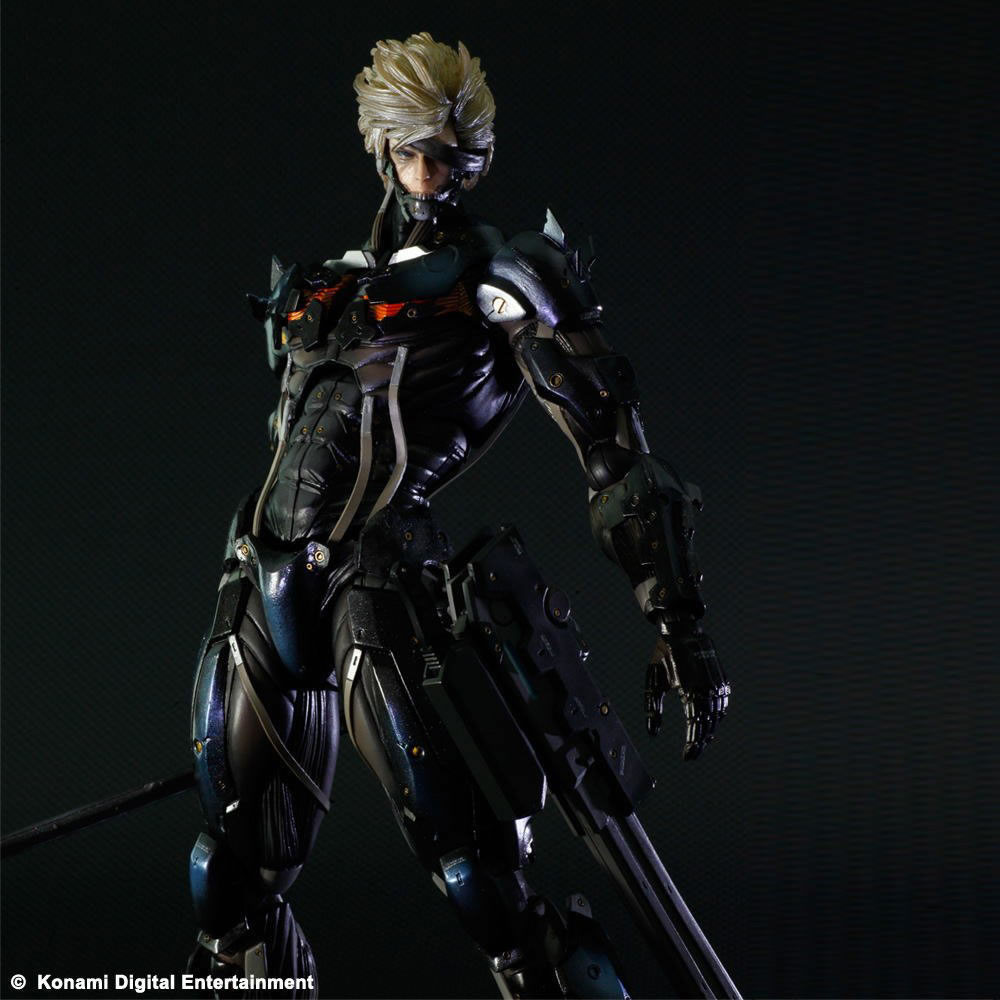 La figurine de Raiden prend la pose