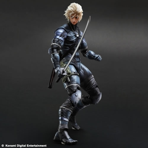 Photos des figurines de Liquid et Raiden