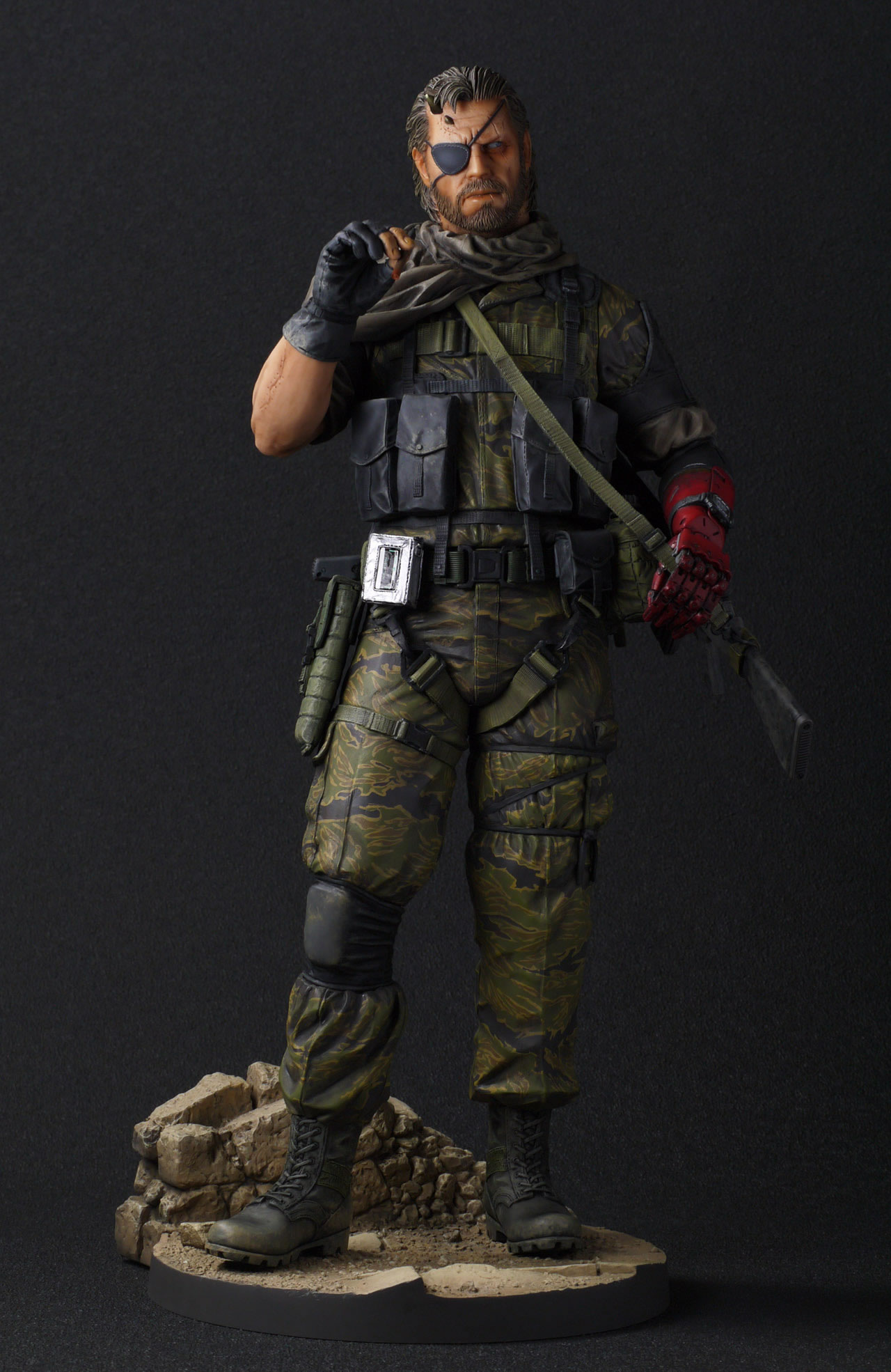 La statuette Gecco de Venom Snake en mille morceaux