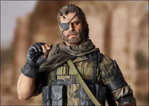 Des photos et une date pour les statuettes Gecco de Venom Snake et D.D.