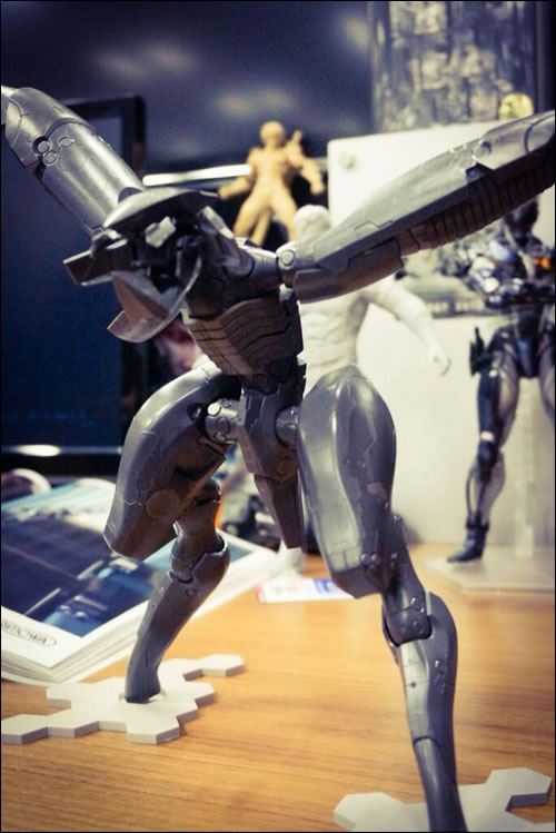 Des photos d'une figurine prototype de Metal Gear Ray