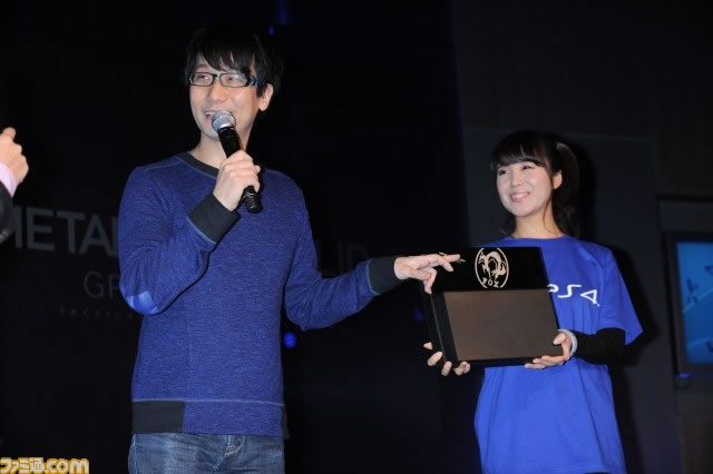 Vido - Hideo Kojima au lancement de la PlayStation 4 avec la Fox Edition