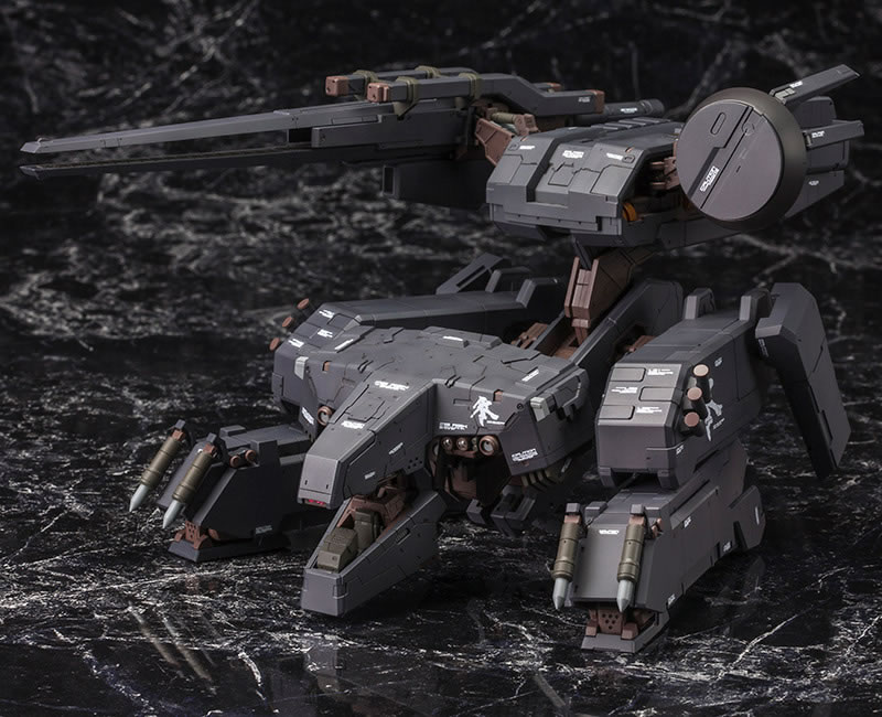 Un Metal Gear Rex noir chez Kotobukiya, sign Yoji Shinkawa