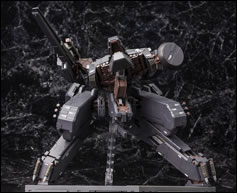 Un Metal Gear Rex noir chez Kotobukiya, sign Yoji Shinkawa