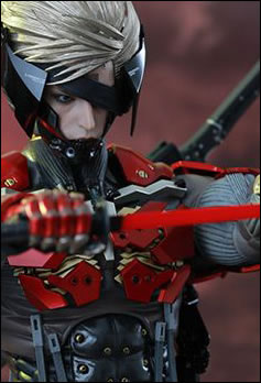 Raiden voit rouge avec une nouvelle figurine Hot Toys 'Inferno Armor Version'