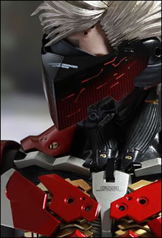 Raiden voit rouge avec une nouvelle figurine Hot Toys 'Inferno Armor Version'