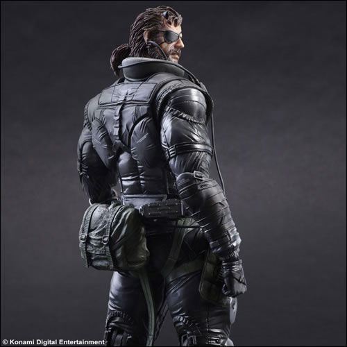 Des photos et un prix pour la figurine Play Arts Kai de Venom Snake en combinaison furtive