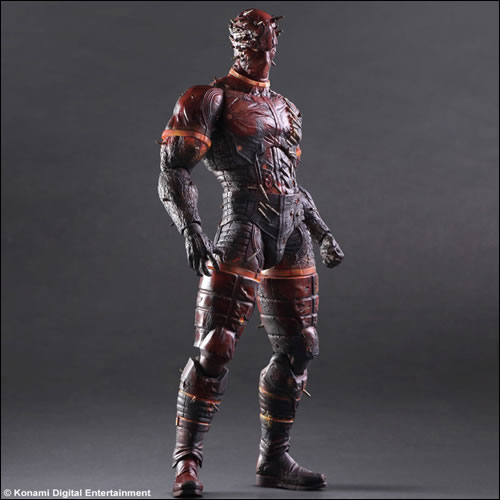 La figurine Play Arts Kay du Man on Fire, le dmon en flamme, date en images