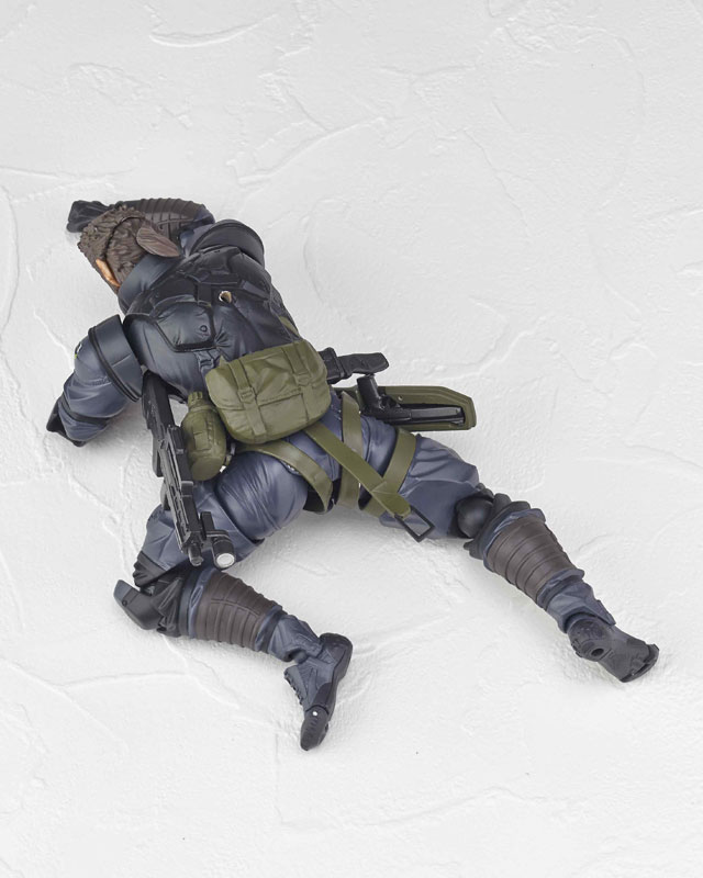 La figurine Vulcanlog de Venom Snake en Sneaking Suit illustre et date