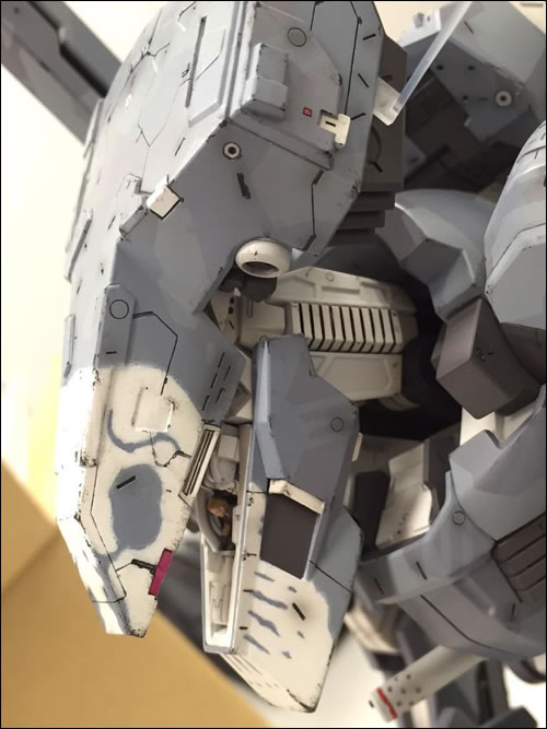 Deux Metal Gear Sahelanthropus signs Sentinel et Kotobukiya