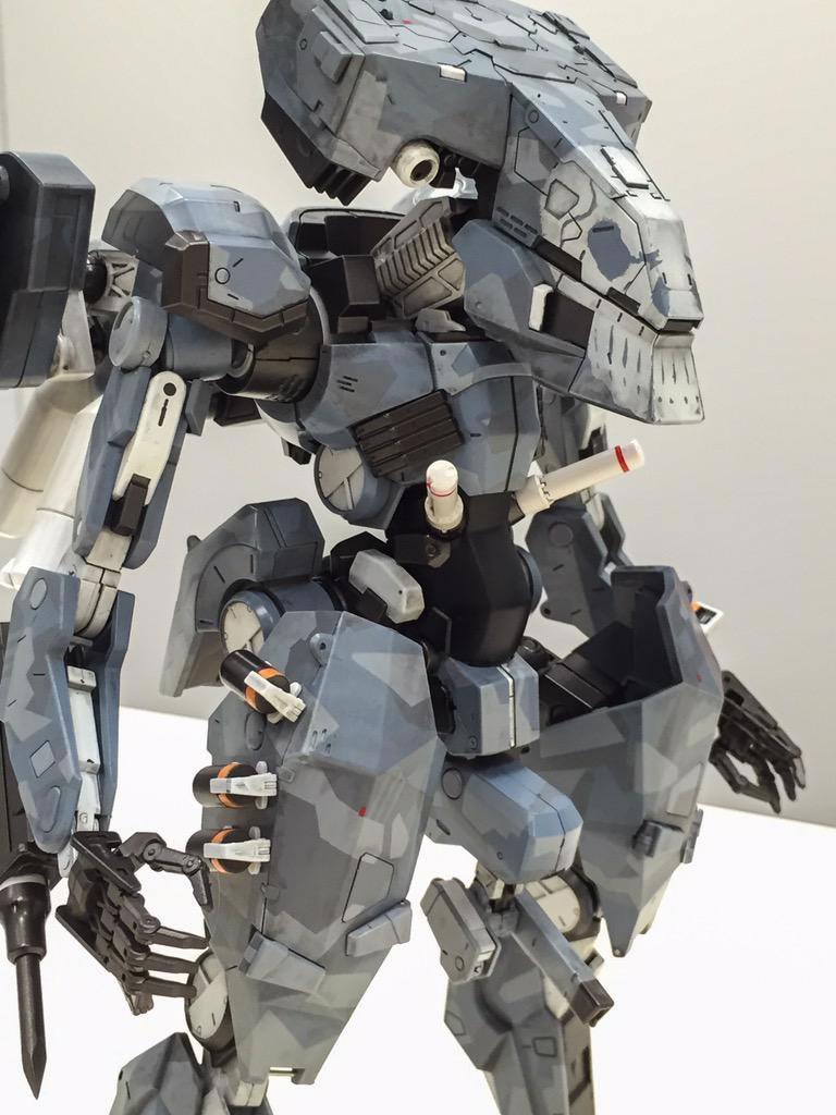 Deux Metal Gear Sahelanthropus signs Sentinel et Kotobukiya