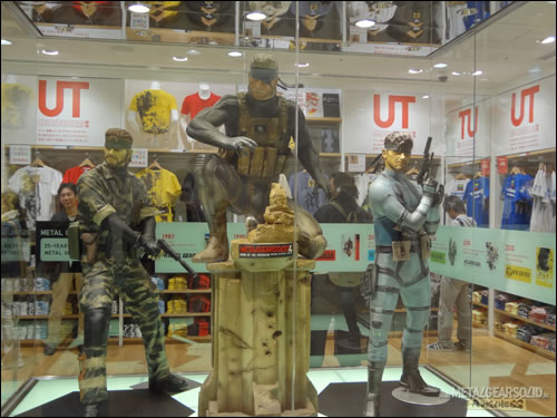 T-shirt Uniqlo Metal Gear fte son 25me anniversaire  Ginza !